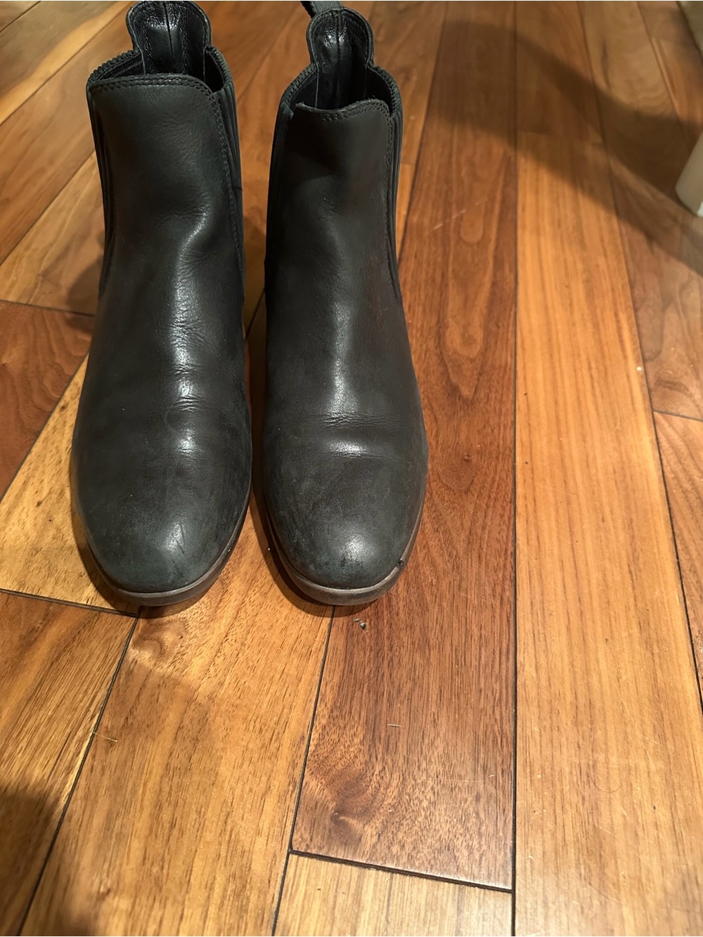 UGG Women's charcoal Ribbed Chelsea Ankle Boots Size 7 - Picture 2 of 3